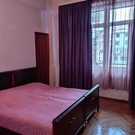 Апартаменты От Зуры Batumi Exterior photo